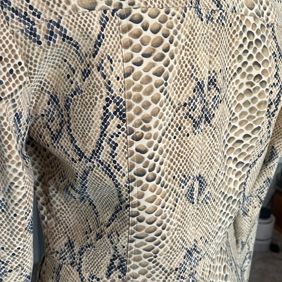Alberto Makali - Snake-Print Tailored Blazer  and Skirt Set in Size 8 - Picture 7 of 16